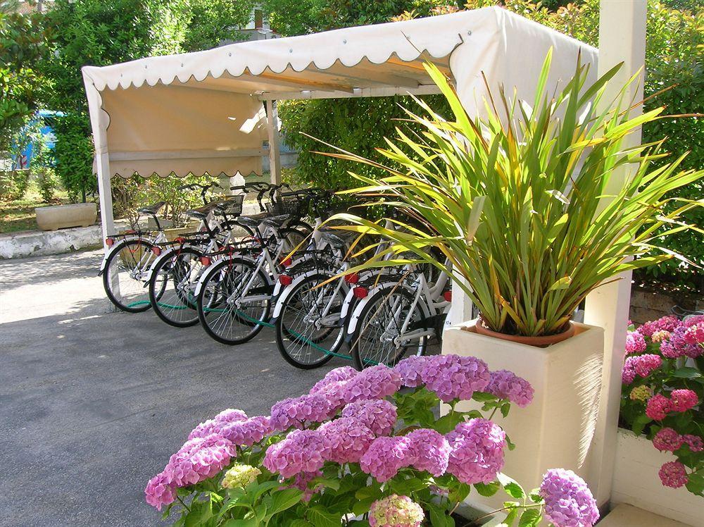 Aparthotel Costa Paradiso Lido Adriano Dış mekan fotoğraf