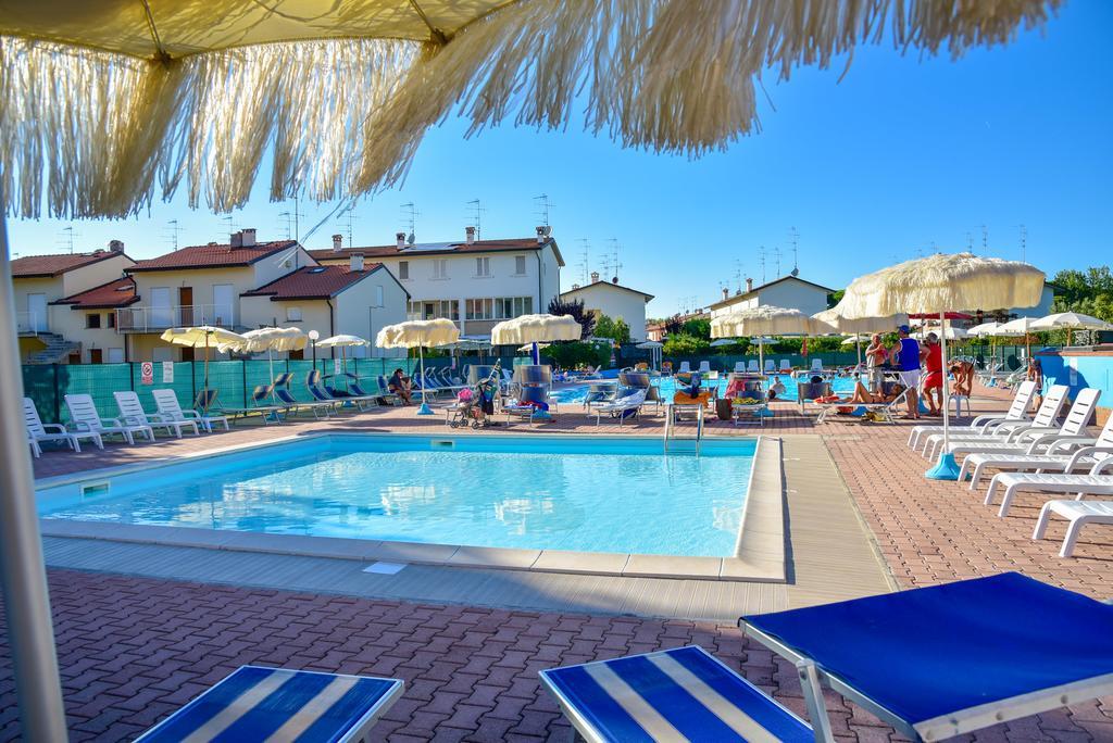 Aparthotel Costa Paradiso Lido Adriano Dış mekan fotoğraf