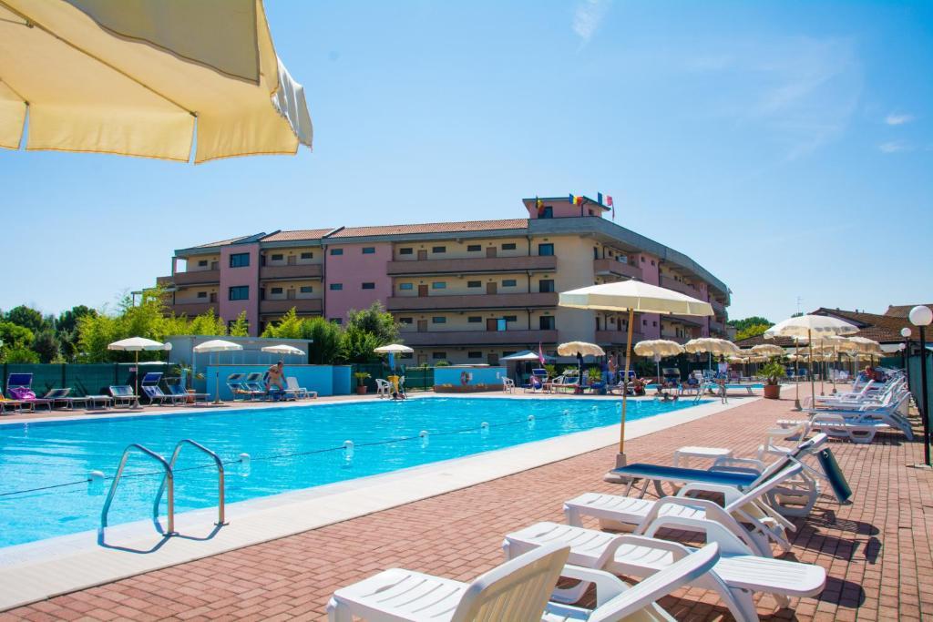 Aparthotel Costa Paradiso Lido Adriano Dış mekan fotoğraf