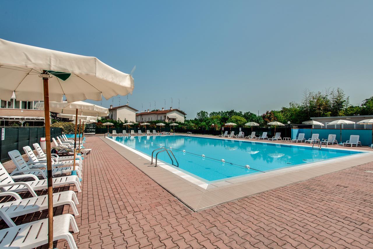 Aparthotel Costa Paradiso Lido Adriano Dış mekan fotoğraf