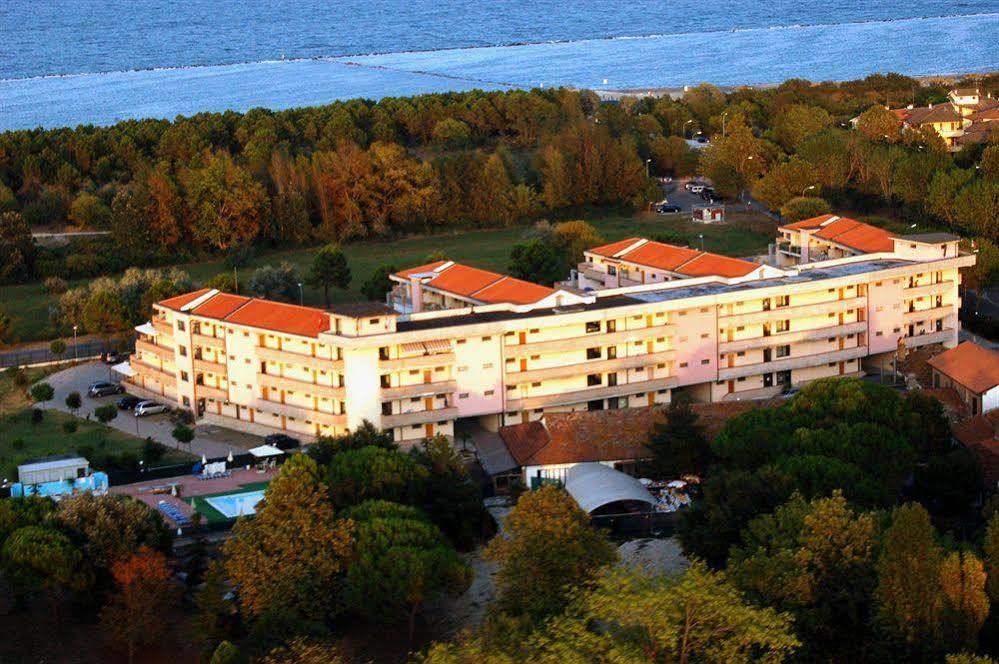 Aparthotel Costa Paradiso Lido Adriano Dış mekan fotoğraf