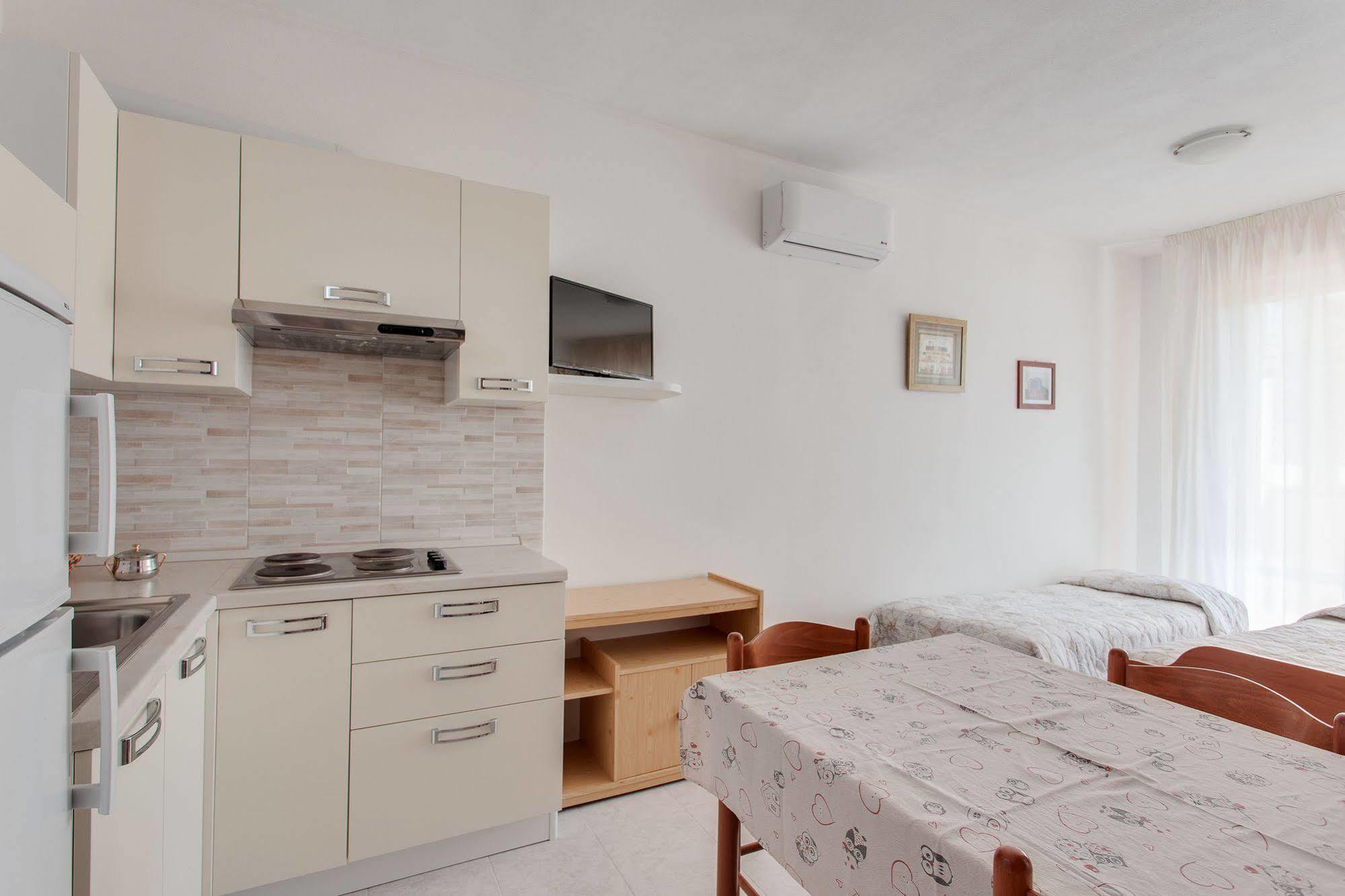 Aparthotel Costa Paradiso Lido Adriano Dış mekan fotoğraf